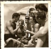 Ferraro teaching the rebreather to pupils of the first diving school in 1948 on the island of Elba